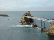 Découvrir la Côte Basque : le rocher de la vierge à Biarritz